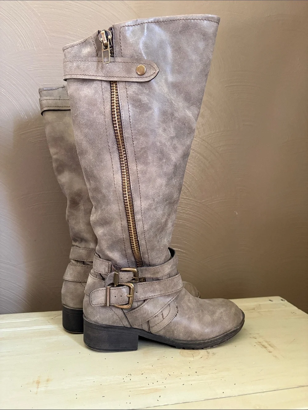 Classic Taupe Knee-High Riding Boots - Unbranded